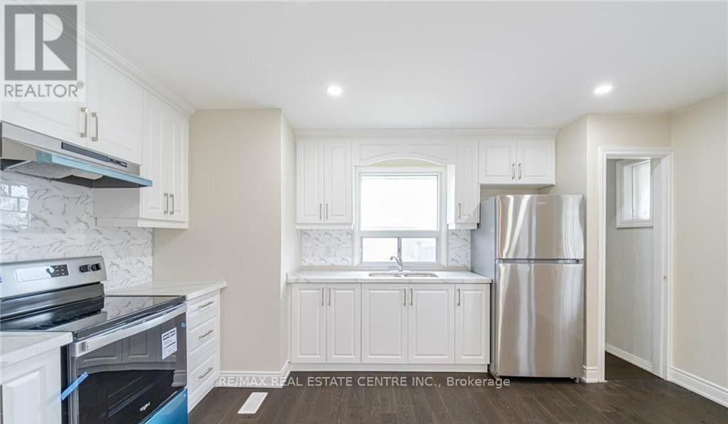 Upper Floor Only - 364 East 14th Street, Hamilton, Ontario  L9A 4C4 - Photo 8 - X13624416
