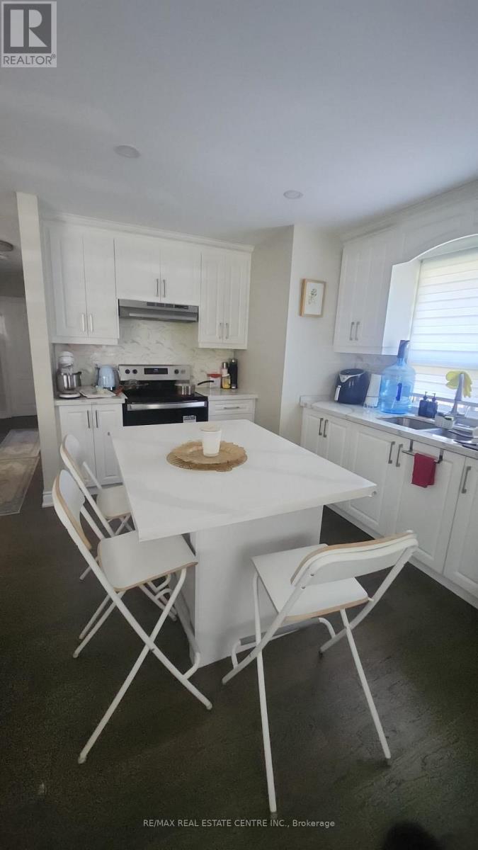 Upper Floor Only - 364 East 14th Street, Hamilton, Ontario  L9A 4C4 - Photo 9 - X13624416