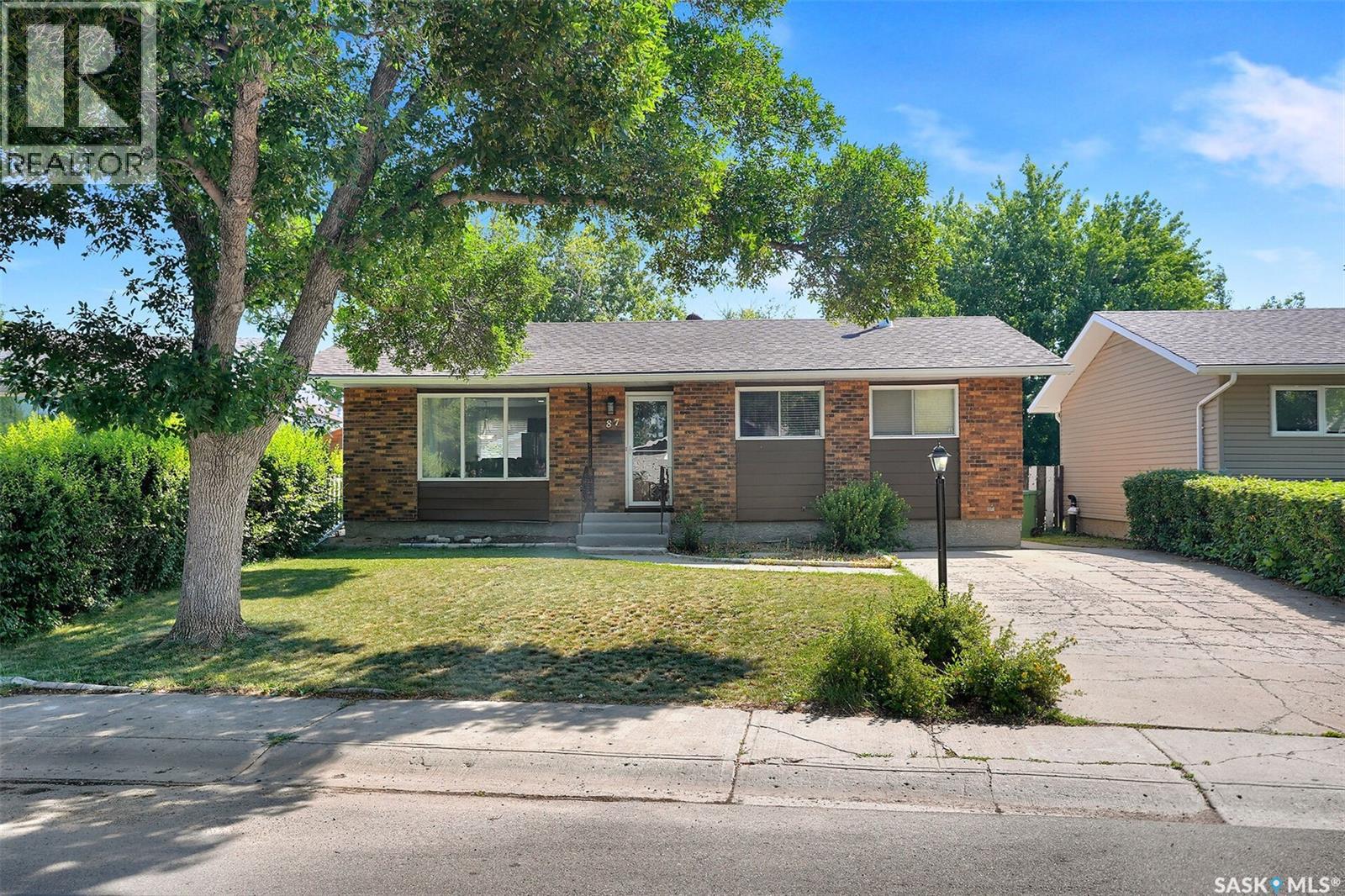 87 Hastings Crescent, Regina, Saskatchewan  S4T 7N6 - Photo 3 - SK044148