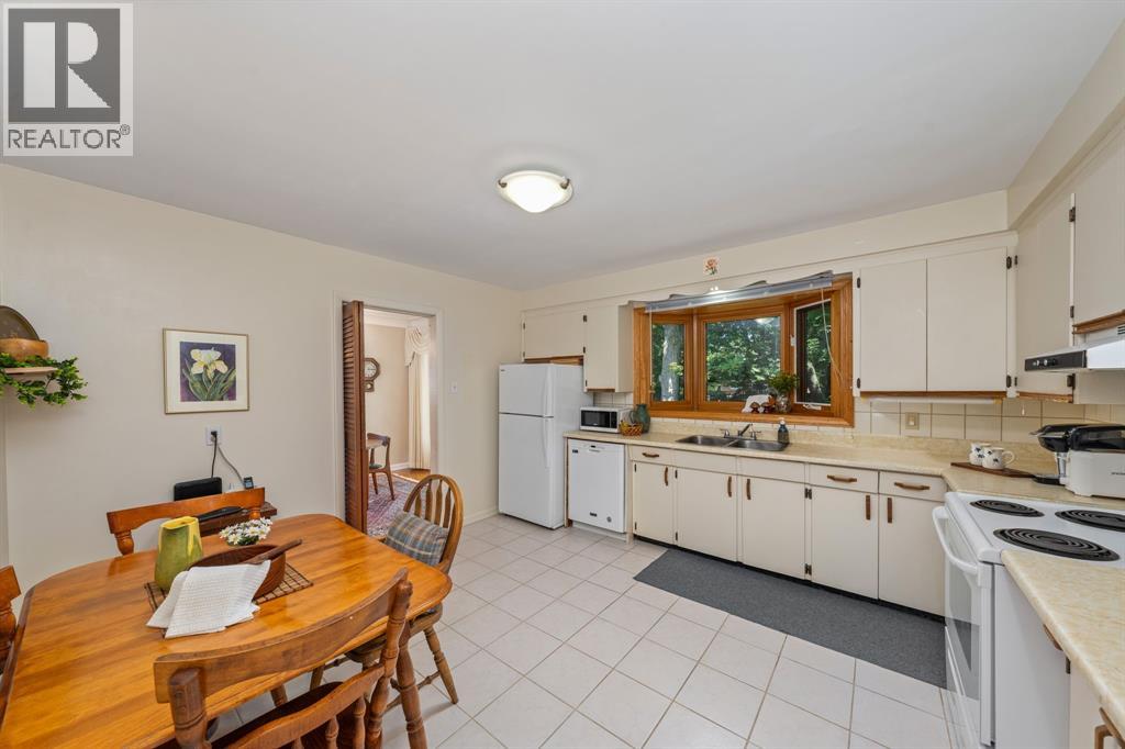 1732 Rutherglen Close, Sarnia, Ontario  N7S 3R9 - Photo 17 - 26018470