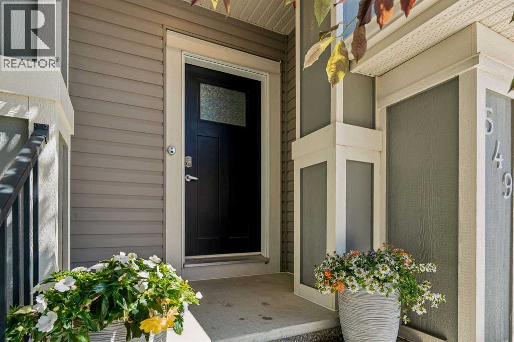 549 Hillcrest Road SW, Airdrie, Alberta  T4B 4H6 - Photo 3 - A2323641