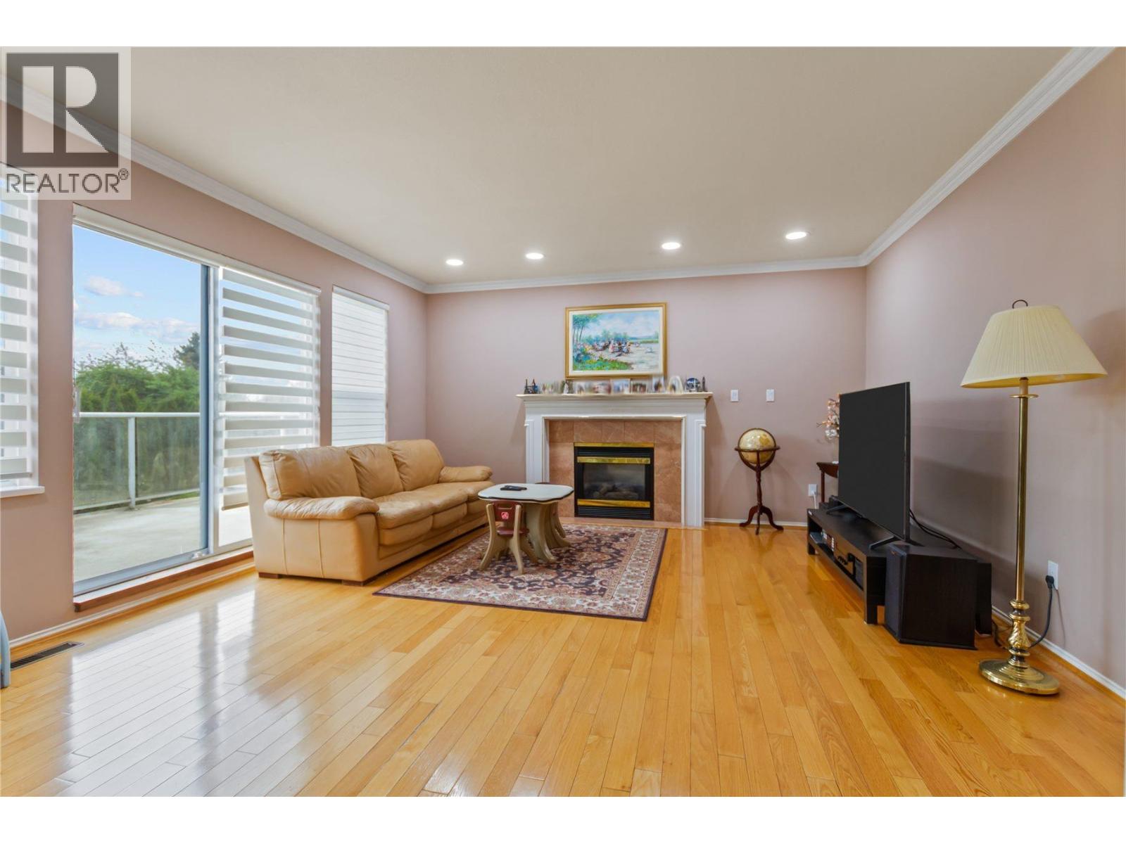 9149 Briar Road, Burnaby, British Columbia  V3N 4X1 - Photo 5 - R3116335