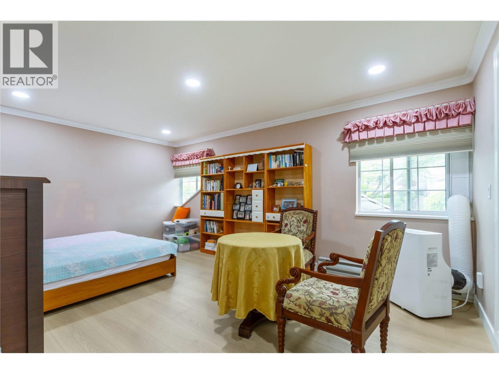 9149 Briar Road, Burnaby, British Columbia  V3N 4X1 - Photo 16 - R3116335
