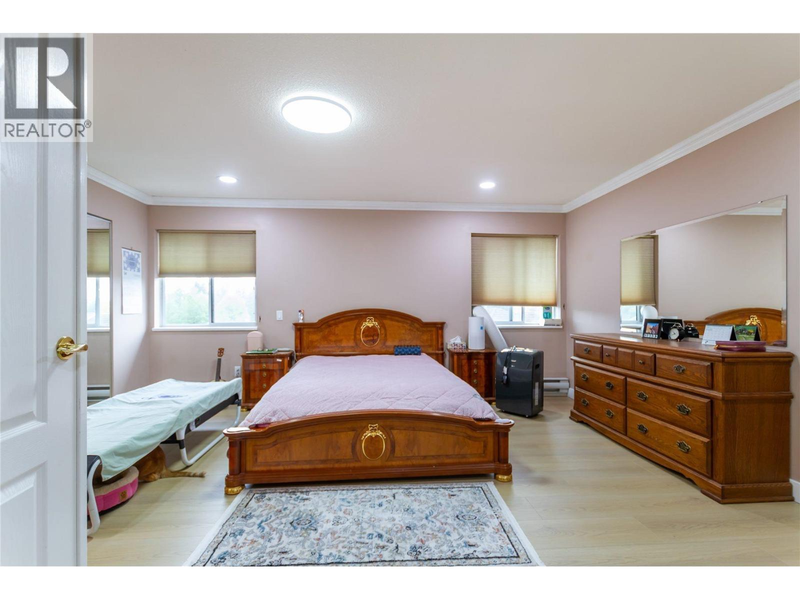 9149 Briar Road, Burnaby, British Columbia  V3N 4X1 - Photo 12 - R3116335