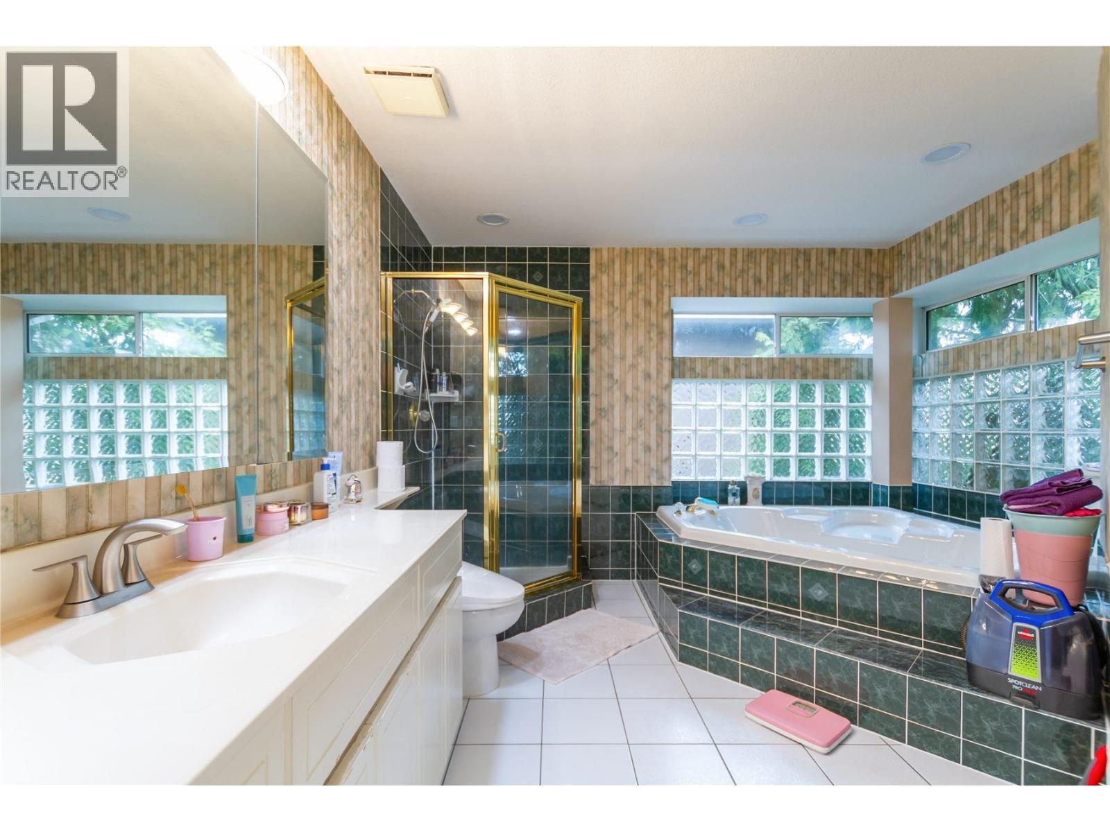 9149 Briar Road, Burnaby, British Columbia  V3N 4X1 - Photo 14 - R3116335
