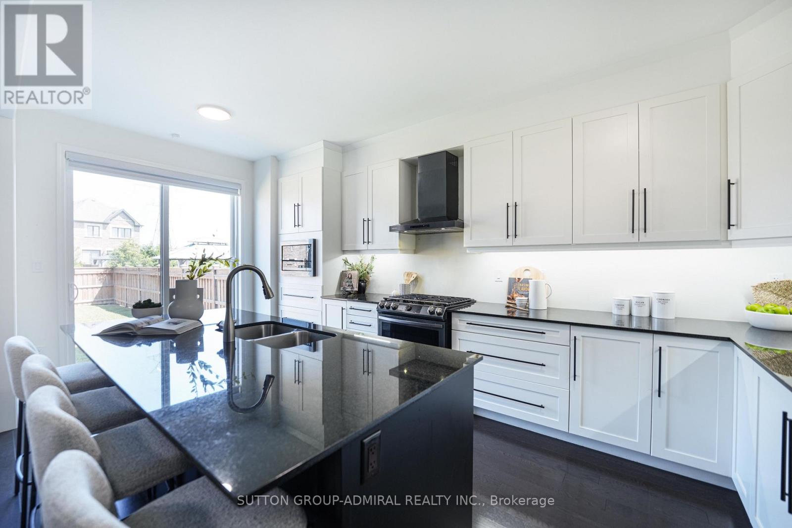 18 Morning Sparrow Drive, Vaughan, Ontario L4H 5A6 - Photo 4 - N13571112