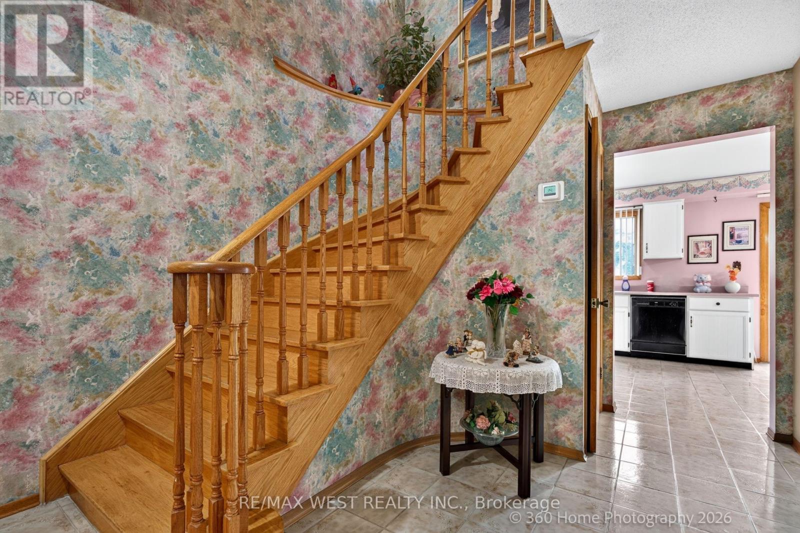 4157 Ottewell Crescent, Mississauga, Ontario  L4W 4A4 - Photo 4 - W13623298