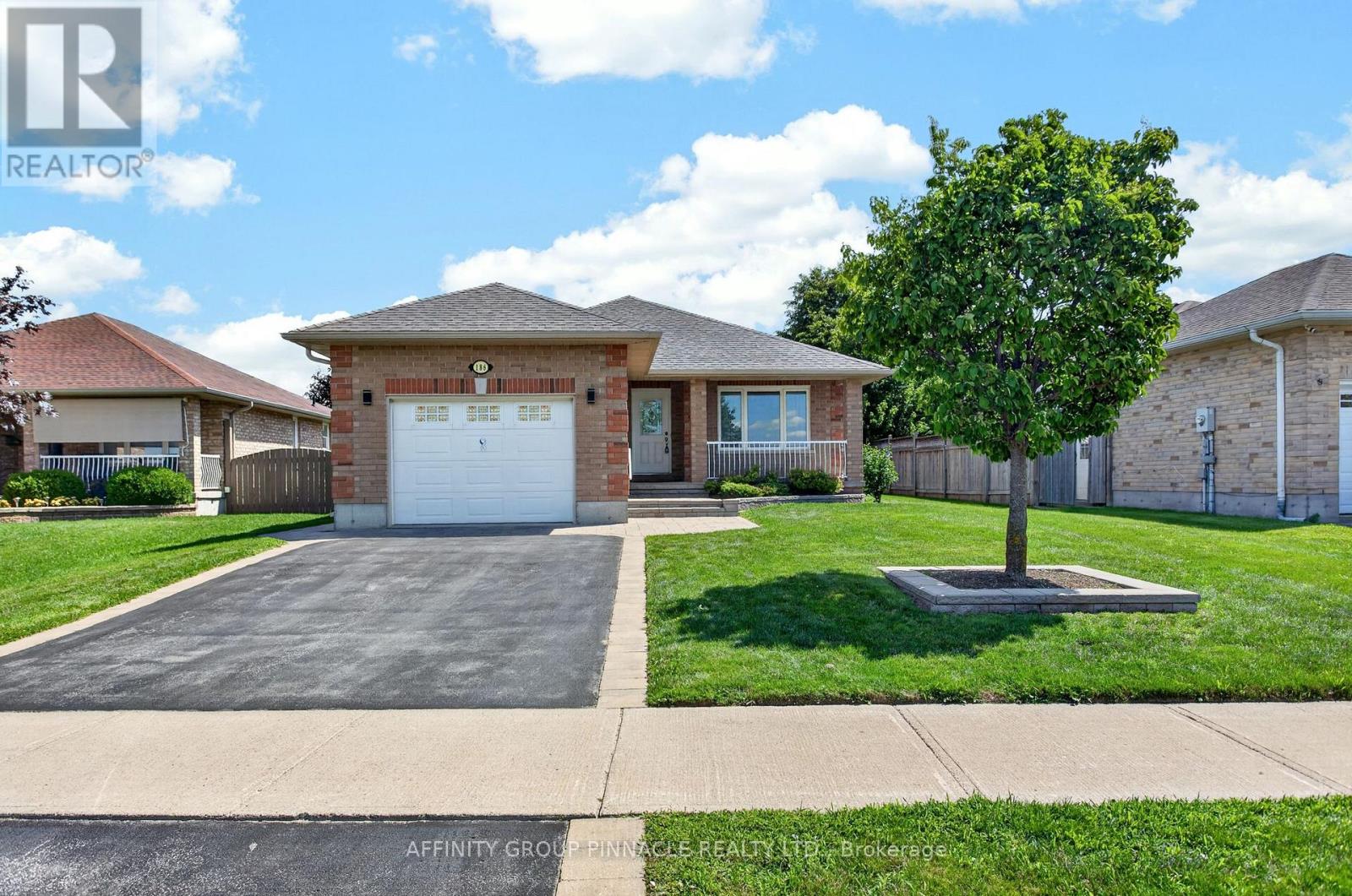 186 Mclaughlin Road, Kawartha Lakes (Lindsay), Ontario  K9V 6L8 - Photo 1 - X13624606