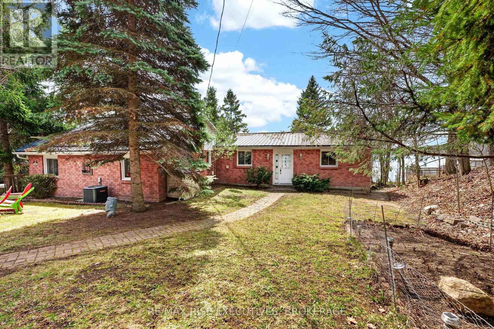 3481 Buck Point Lane, Frontenac, Ontario