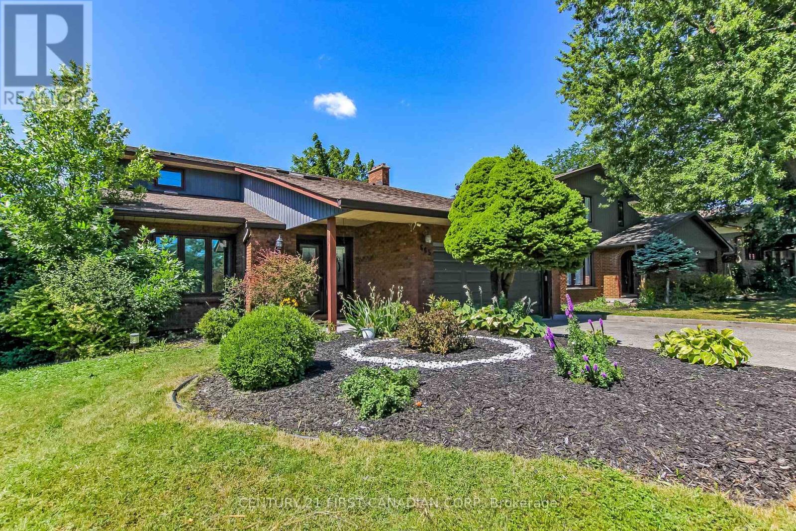 665 Upper Queen Street, London South, Ontario  N6C 5C3 - Photo 1 - X13624658
