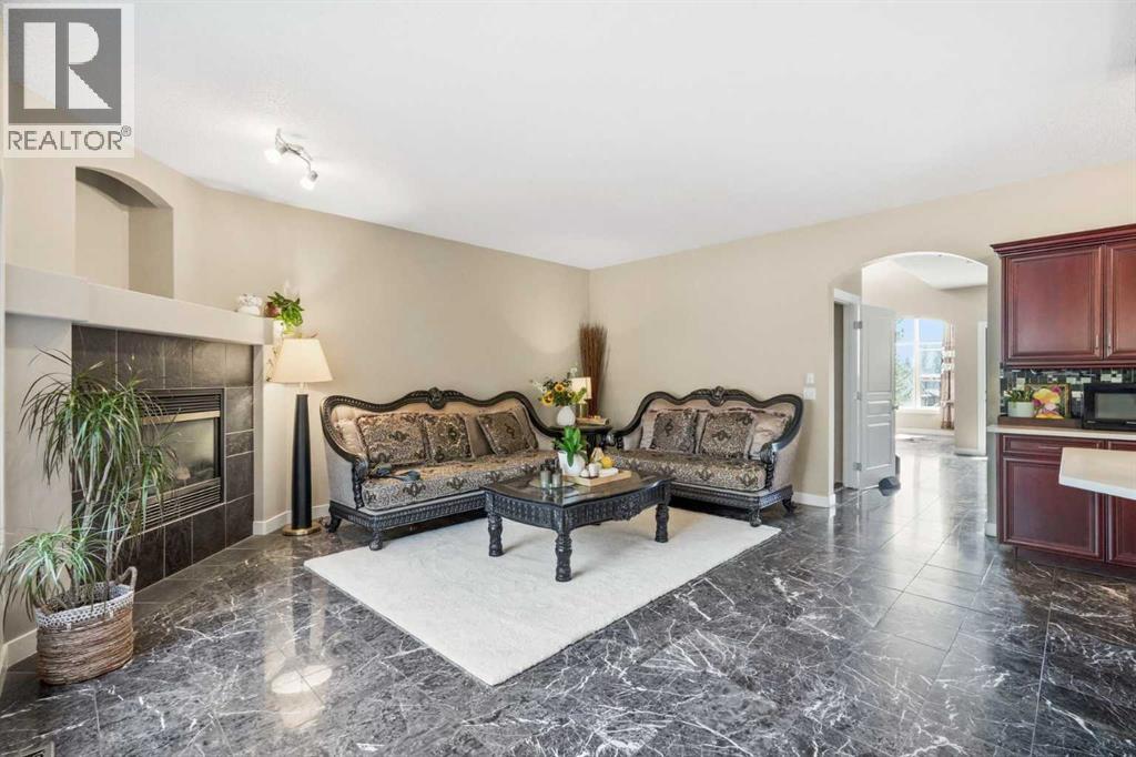 242 Tusslewood Grove NW, Calgary, Alberta  T3L 2Y4 - Photo 8 - A2333386