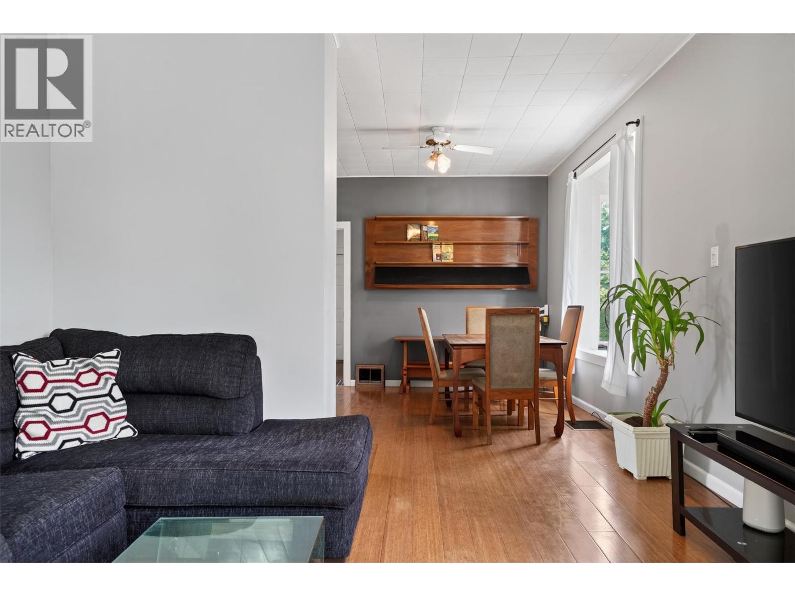 703 Pine Street, Nelson, British Columbia  V1L 2K3 - Photo 11 - 10395989
