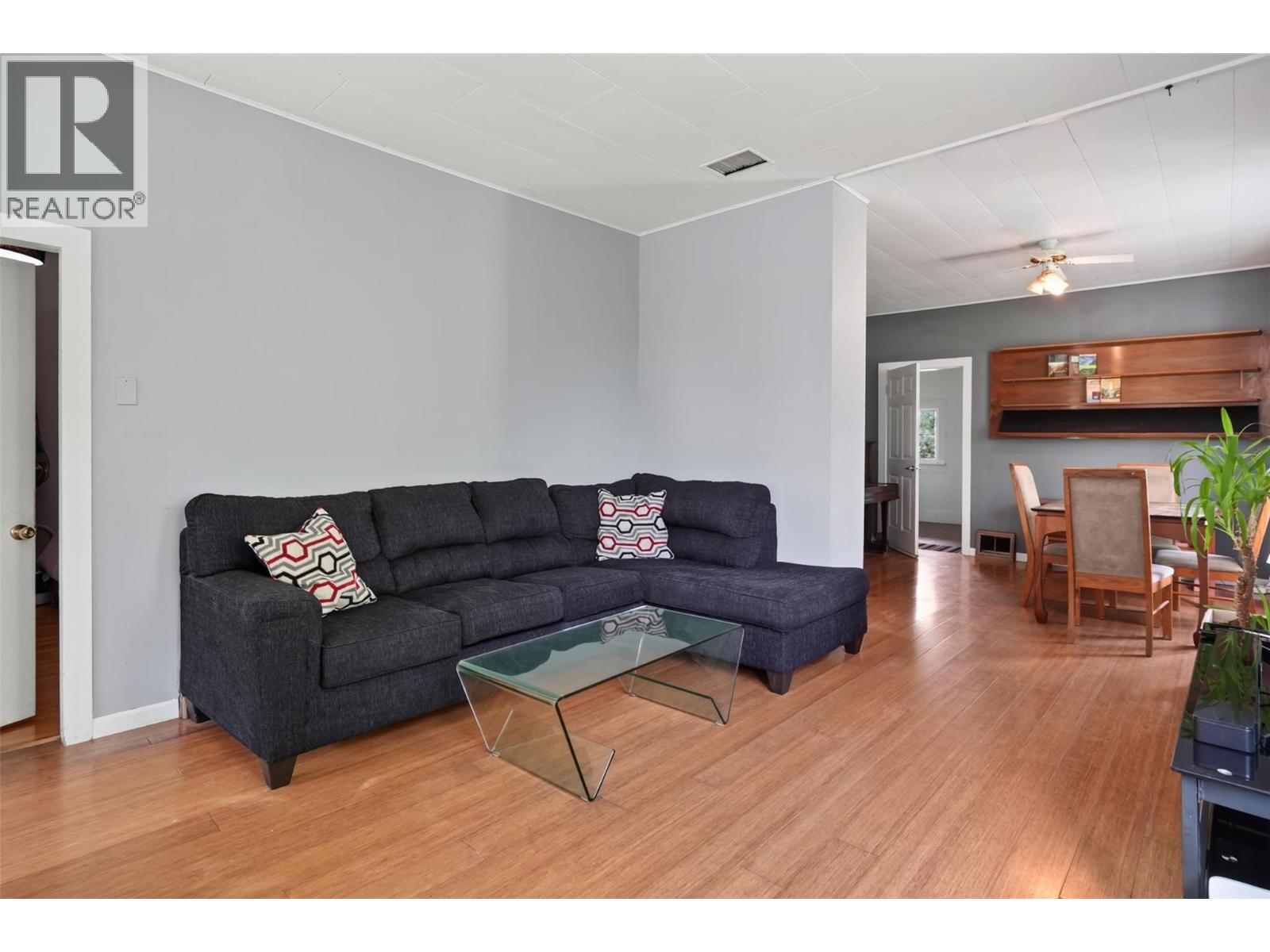 703 Pine Street, Nelson, British Columbia  V1L 2K3 - Photo 9 - 10395989