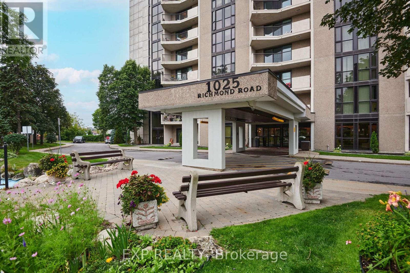 704 - 1025 Richmond Road, Ottawa, Ontario  K2B 8G8 - Photo 2 - X13624642