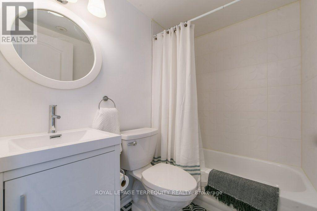 A - 11 Crawford Street, Toronto, Ontario  M6K 3M3 - Photo 15 - C13624620