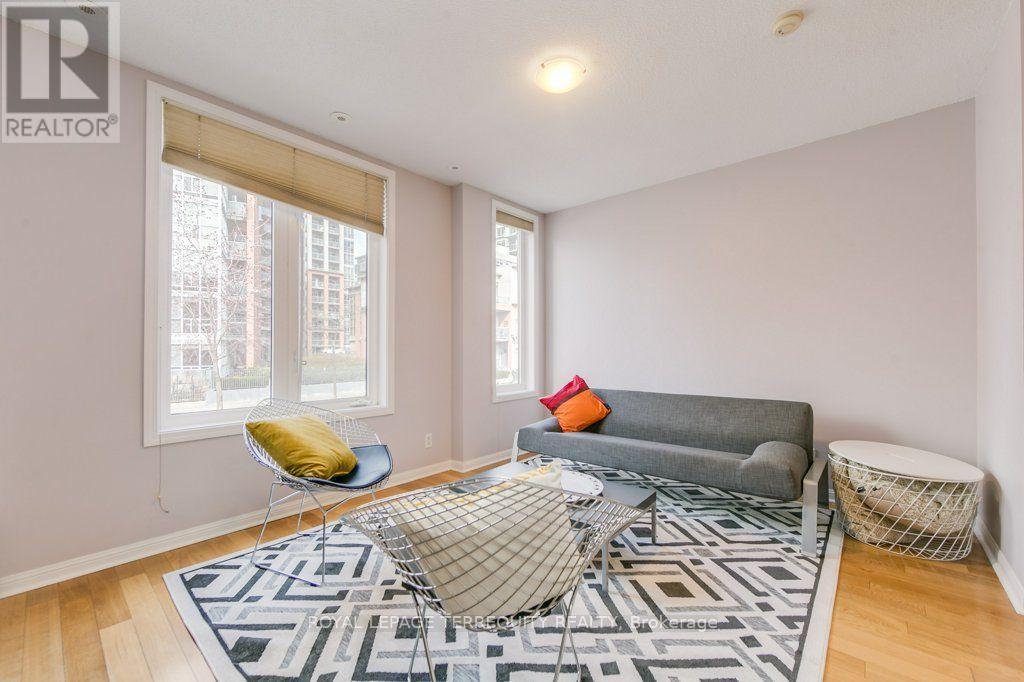 A - 11 Crawford Street, Toronto, Ontario  M6K 3M3 - Photo 4 - C13624620