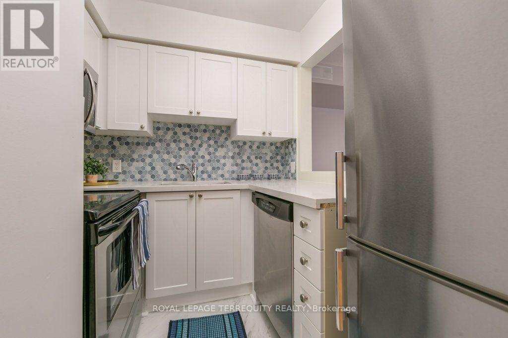A - 11 Crawford Street, Toronto, Ontario  M6K 3M3 - Photo 8 - C13624620