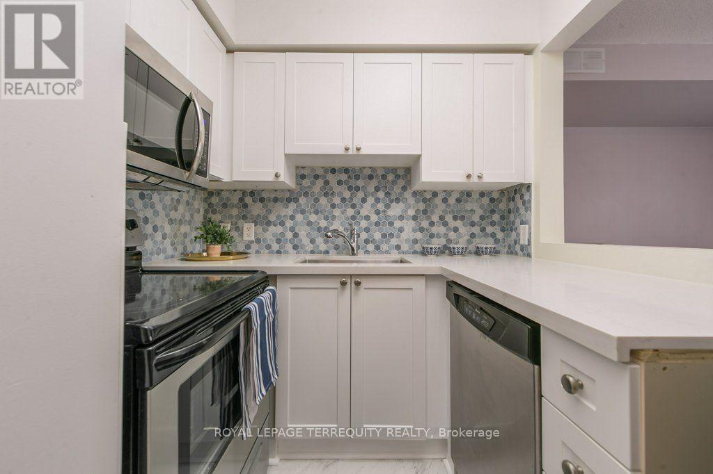 A - 11 Crawford Street, Toronto, Ontario  M6K 3M3 - Photo 9 - C13624620