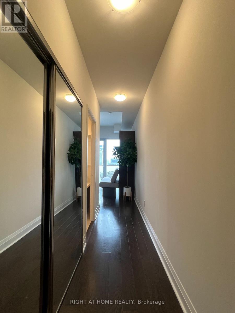 #3708 - 65 St Mary Street, Toronto, Ontario  M5S 0A6 - Photo 2 - C13624622