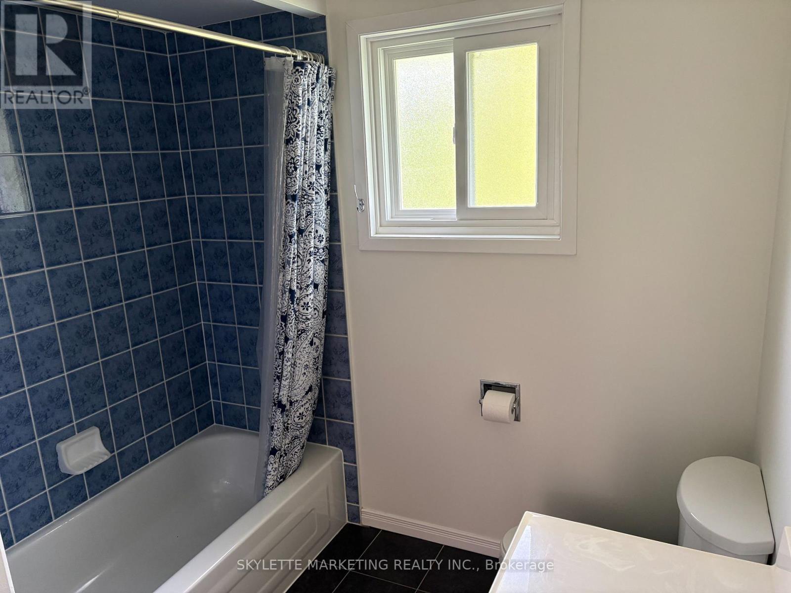 1782 Meadowview Avenue, Pickering, Ontario  L1V 3G8 - Photo 5 - E13624586