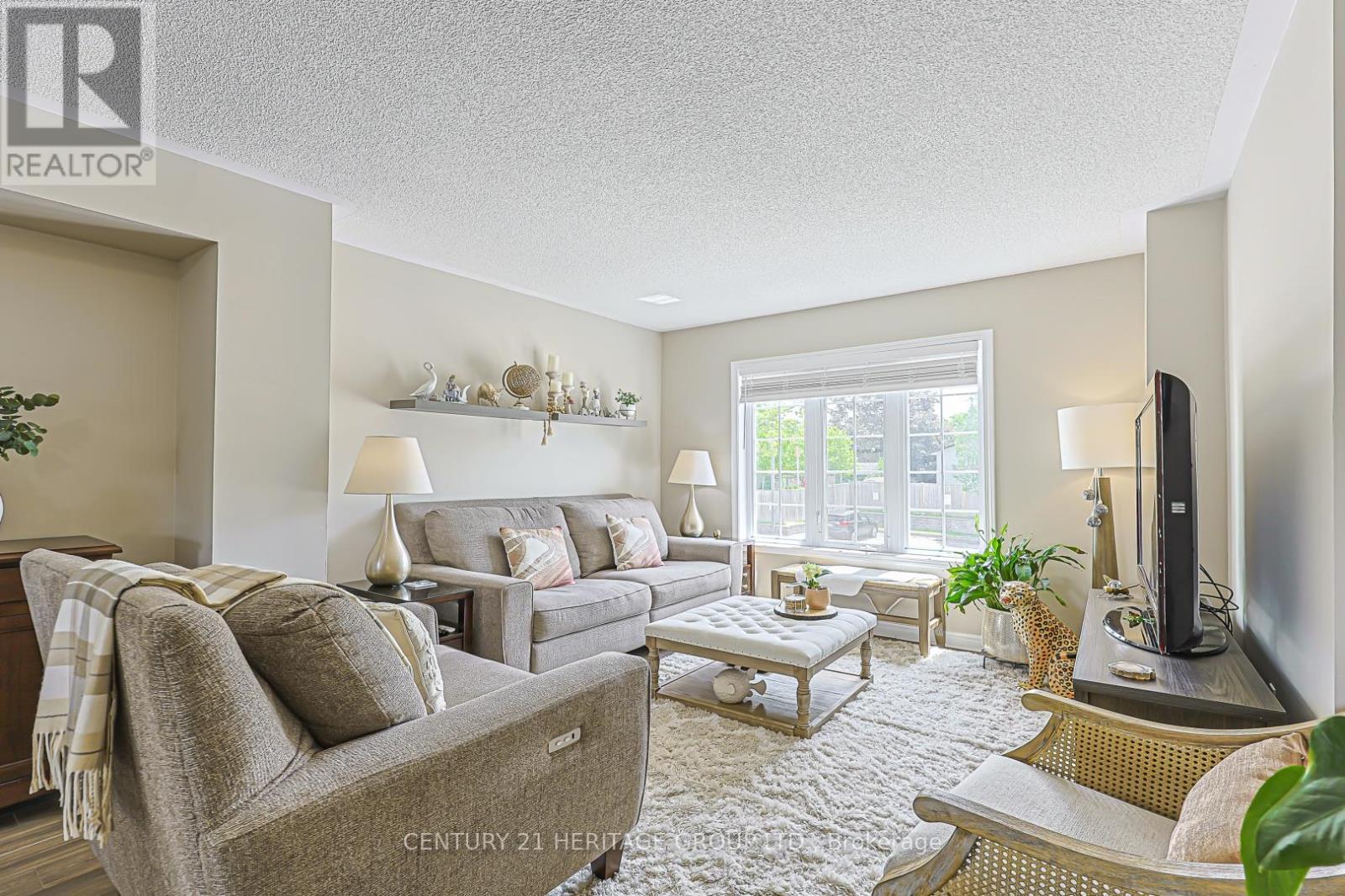 22 Village Green Lane, Bradford West Gwillimbury (Bradford), Ontario  L3Z 3E7 - Photo 6 - N13624526
