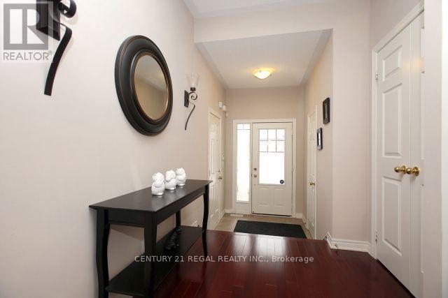 16 Thatcher Crescent, East Gwillimbury, Ontario  L9N 0B8 - Photo 2 - N13624584