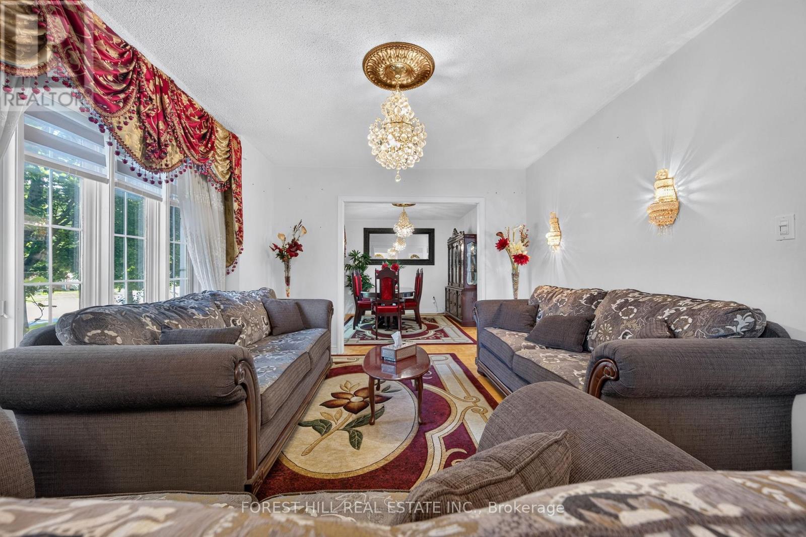 2 Ludford Drive, Richmond Hill, Ontario  L4B 4H6 - Photo 8 - N13624674