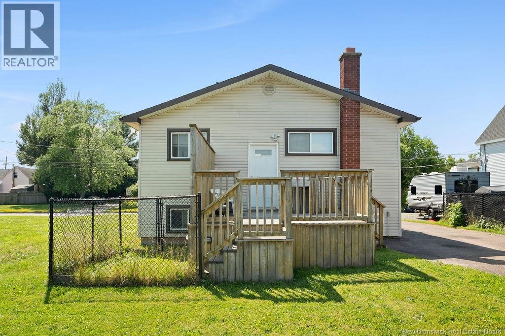 21 Spruce Street, Moncton, New Brunswick  E1C 7K1 - Photo 4 - NB145103