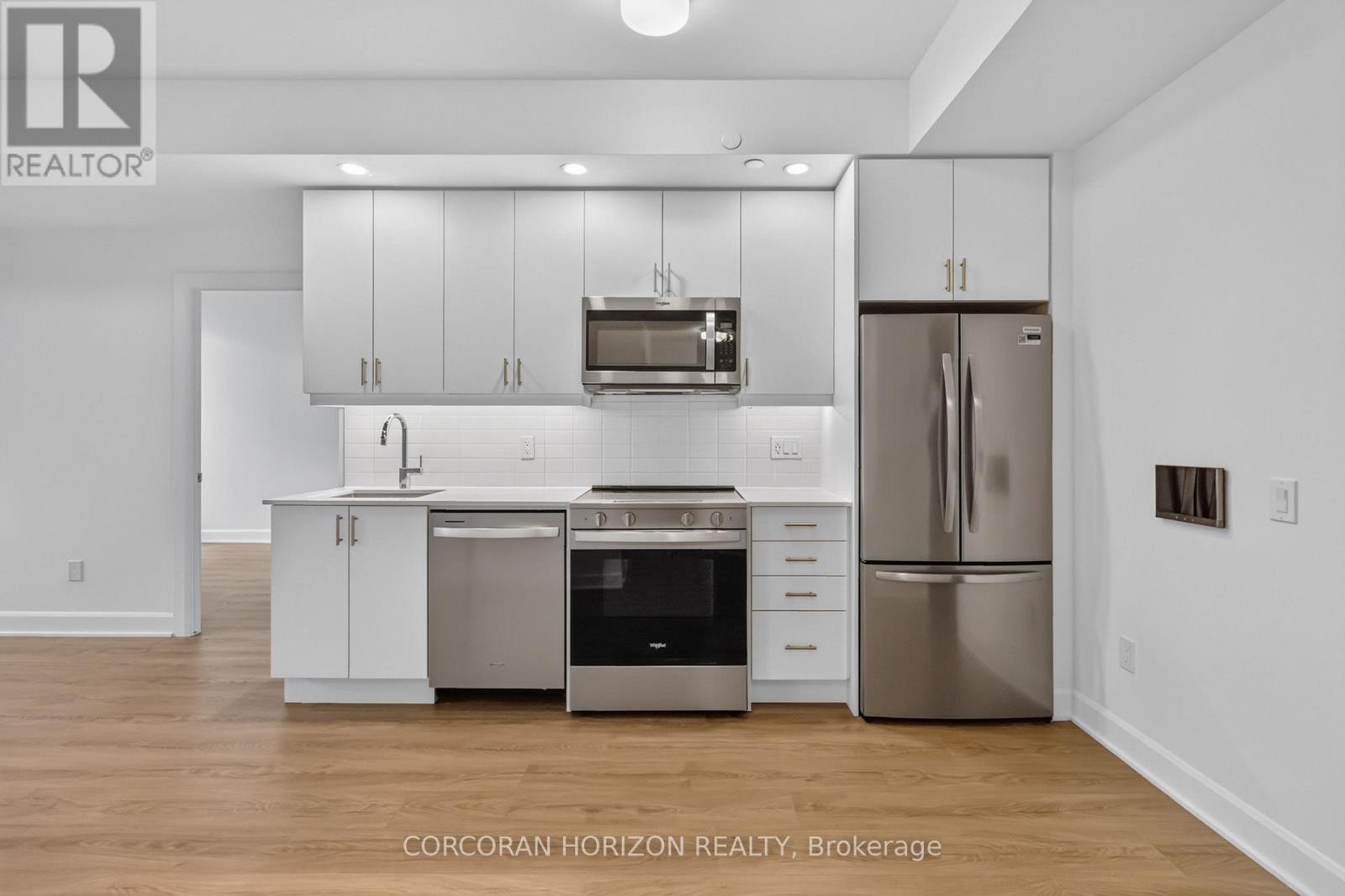 335 - 3240 William Coltson Avenue, Oakville, Ontario  L6H 8C8 - Photo 5 - W13624542
