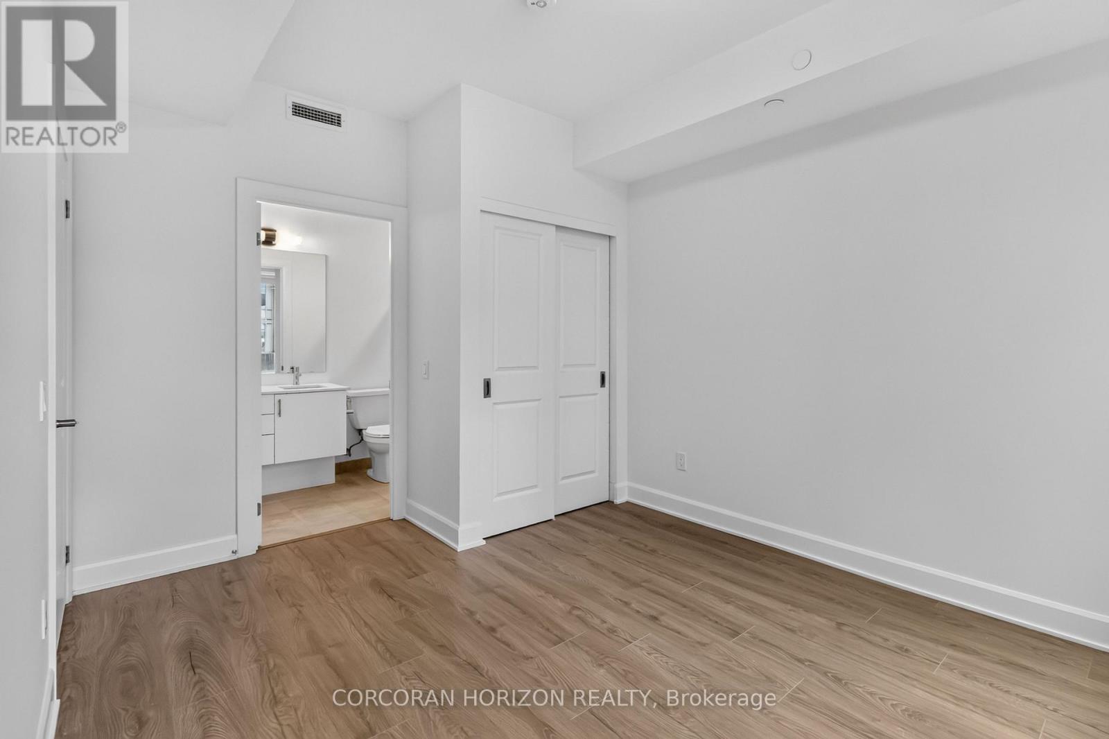 335 - 3240 William Coltson Avenue, Oakville, Ontario  L6H 8C8 - Photo 9 - W13624542