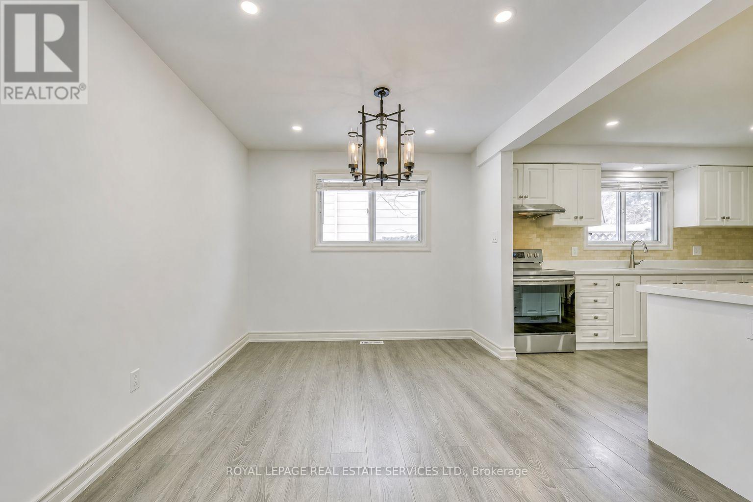 26 Miller Road, Oakville, Ontario  L6H 1J6 - Photo 8 - W13624574