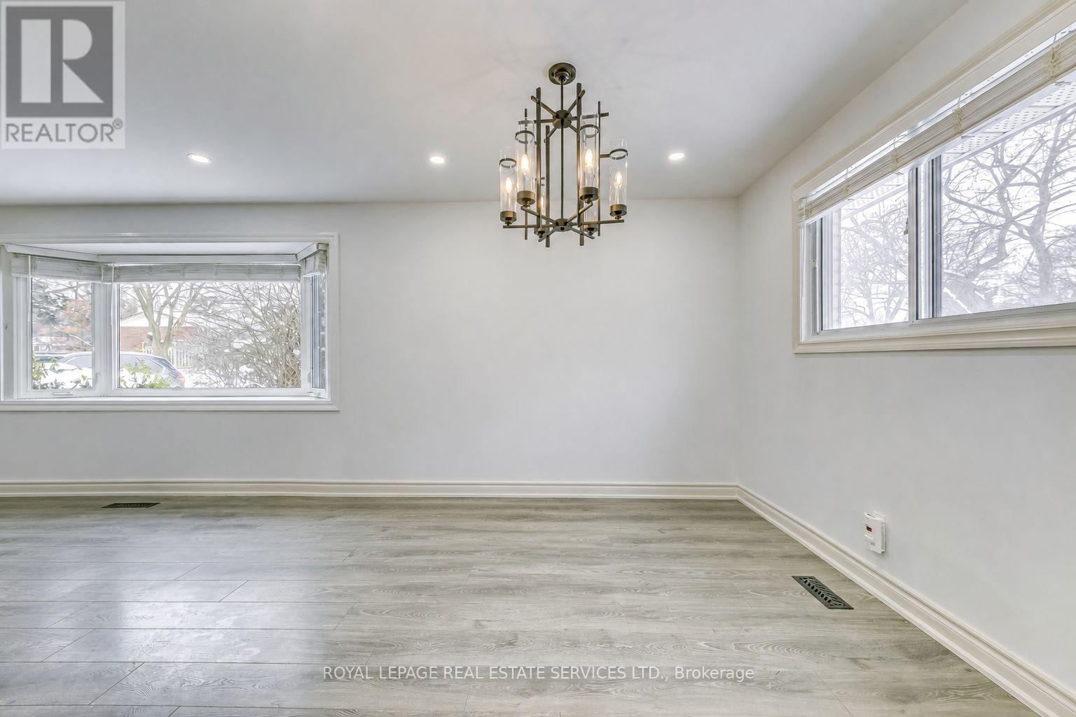 26 Miller Road, Oakville, Ontario  L6H 1J6 - Photo 9 - W13624574