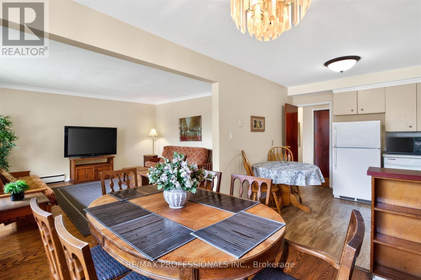 50 Waniska Avenue, Toronto, Ontario  M8Y 1P9 - Photo 12 - W13624576