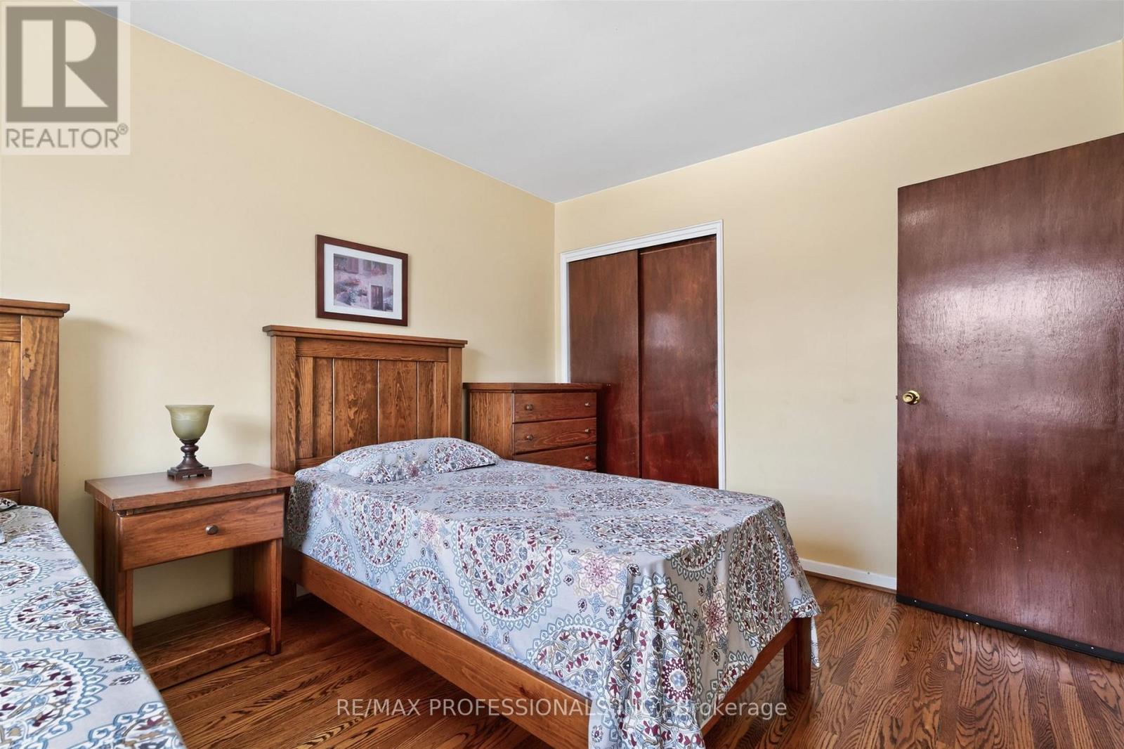 50 Waniska Avenue, Toronto, Ontario  M8Y 1P9 - Photo 17 - W13624576