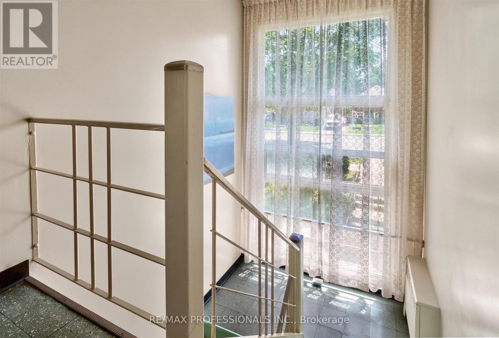 50 Waniska Avenue, Toronto, Ontario  M8Y 1P9 - Photo 22 - W13624576