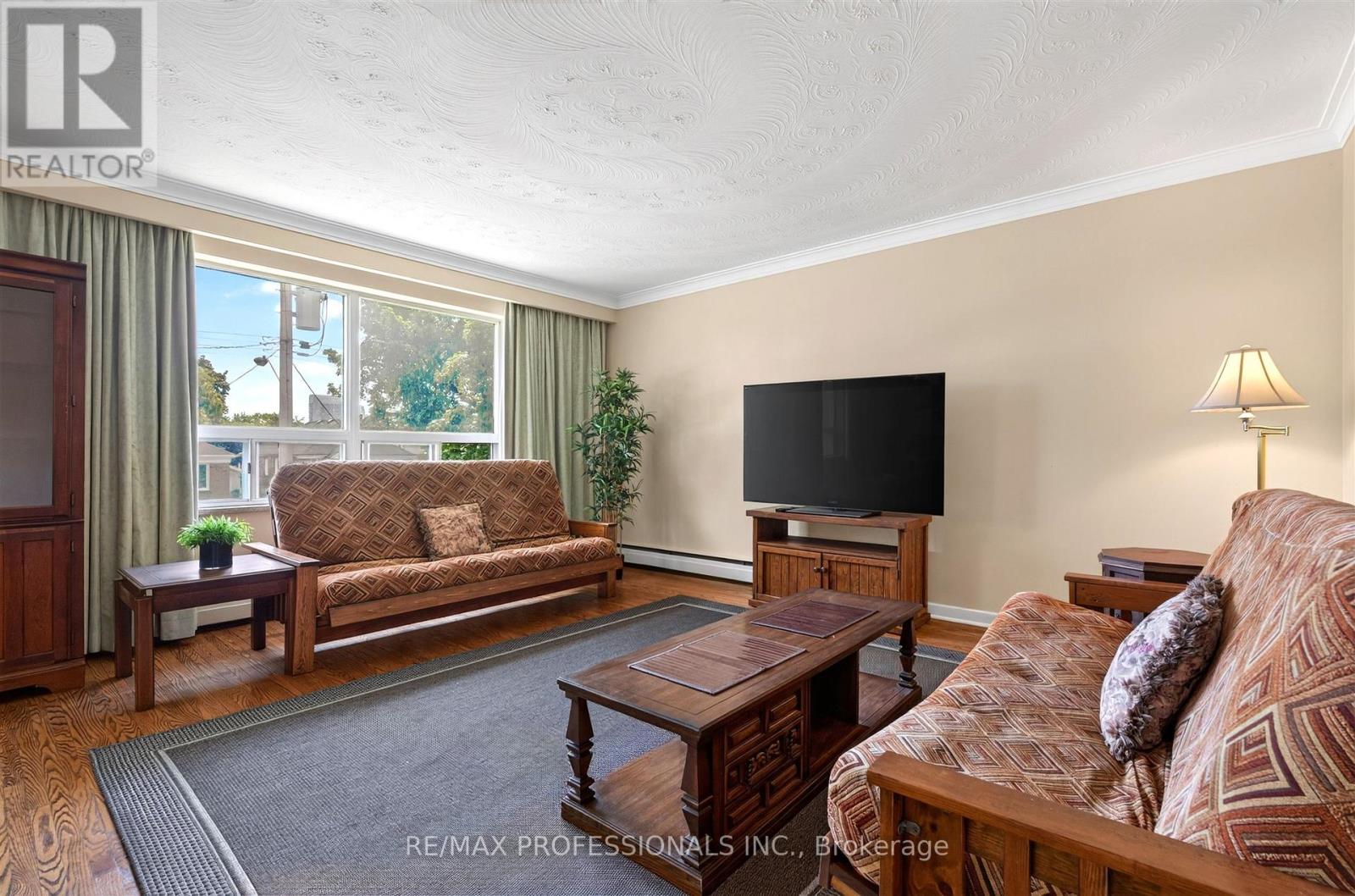 50 Waniska Avenue, Toronto, Ontario  M8Y 1P9 - Photo 9 - W13624576