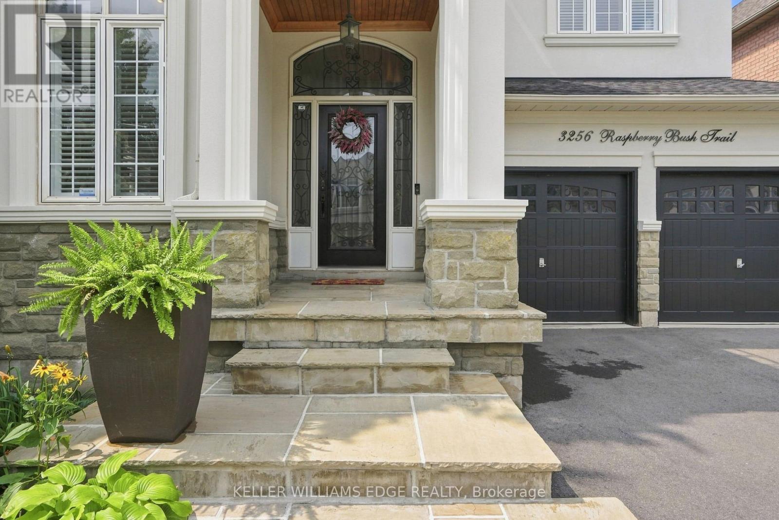 3256 Raspberry Bush Trail, Oakville, Ontario  L6L 6V6 - Photo 3 - W13624592