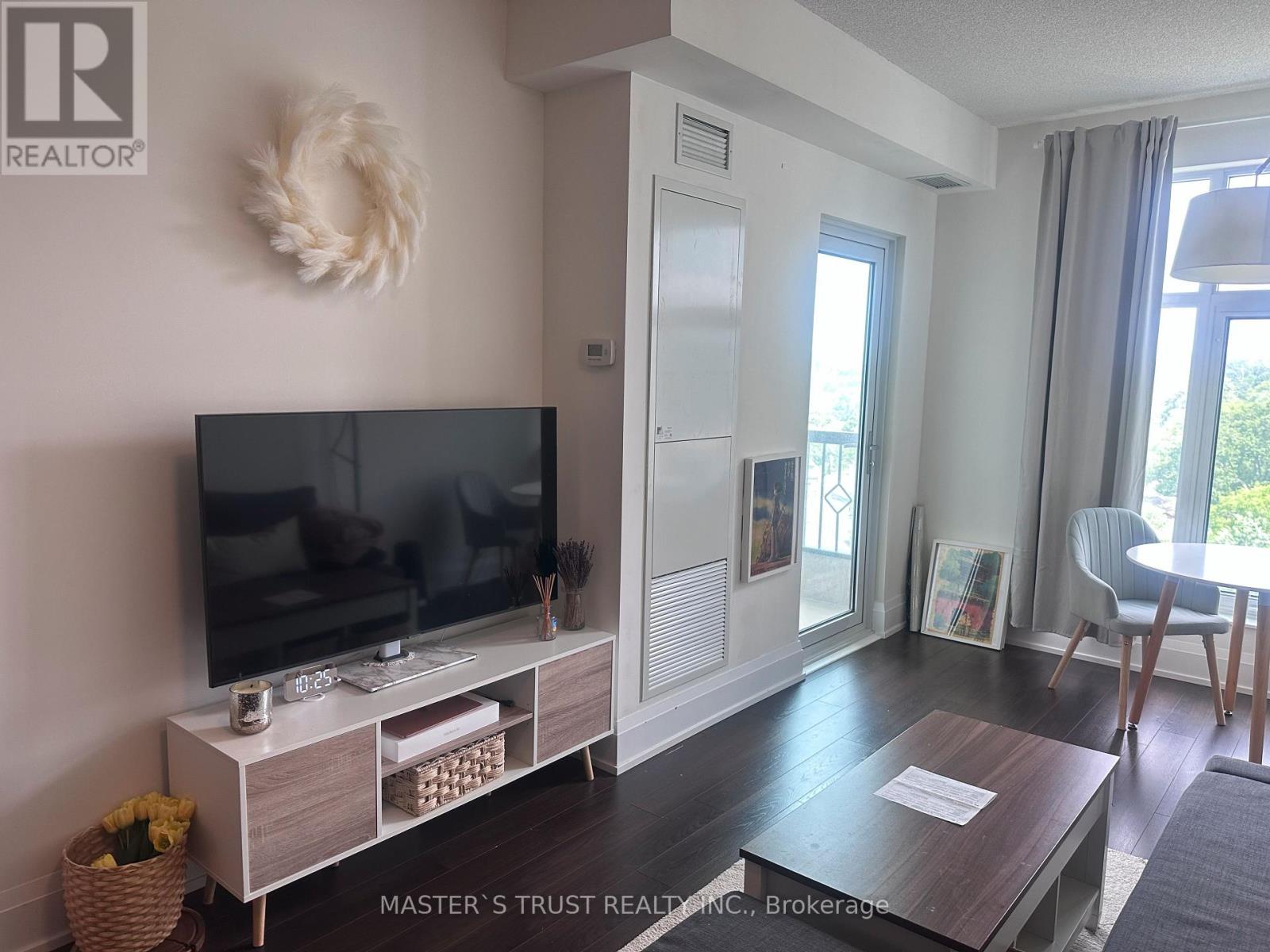 726 - 2 Old Mill Drive, Toronto, Ontario  M6S 0A2 - Photo 5 - W13624600
