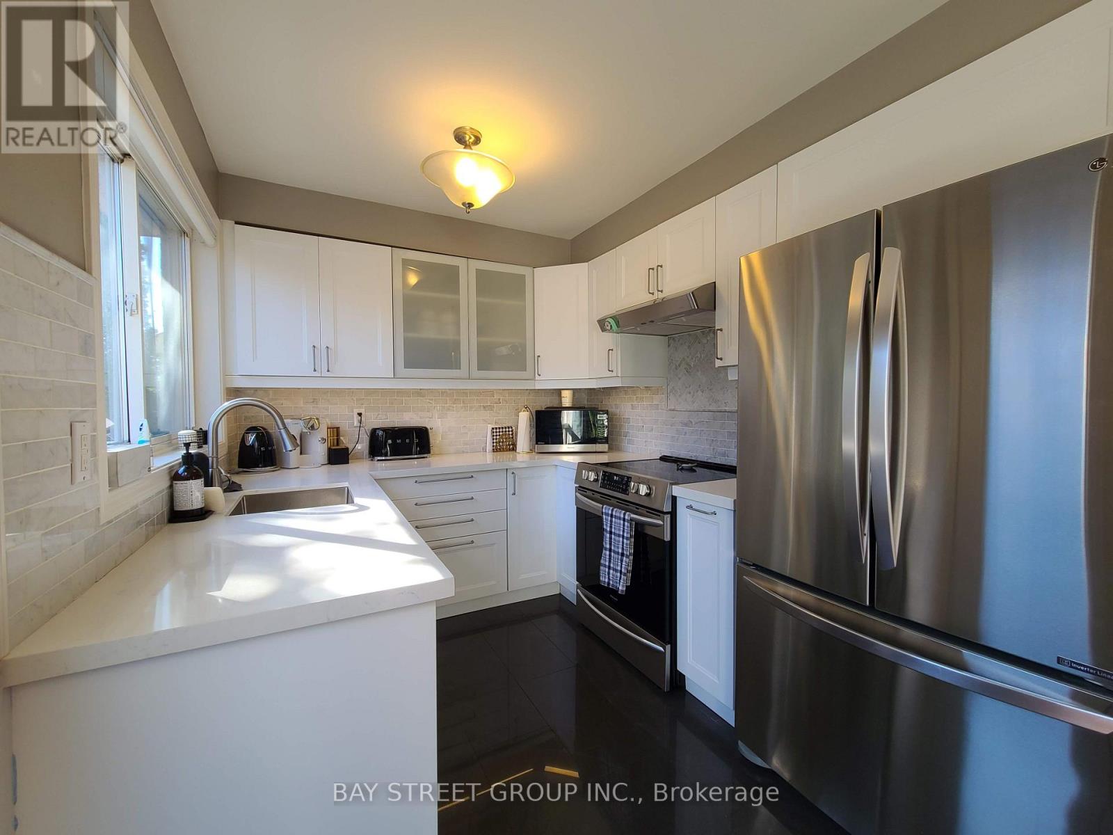 5556 Thorn Lane, Burlington, Ontario  L7L 6V9 - Photo 16 - W13624634