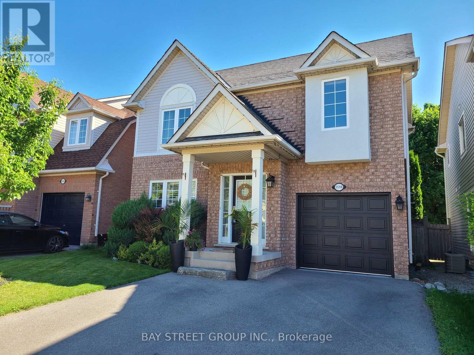 5556 Thorn Lane, Burlington, Ontario  L7L 6V9 - Photo 2 - W13624634