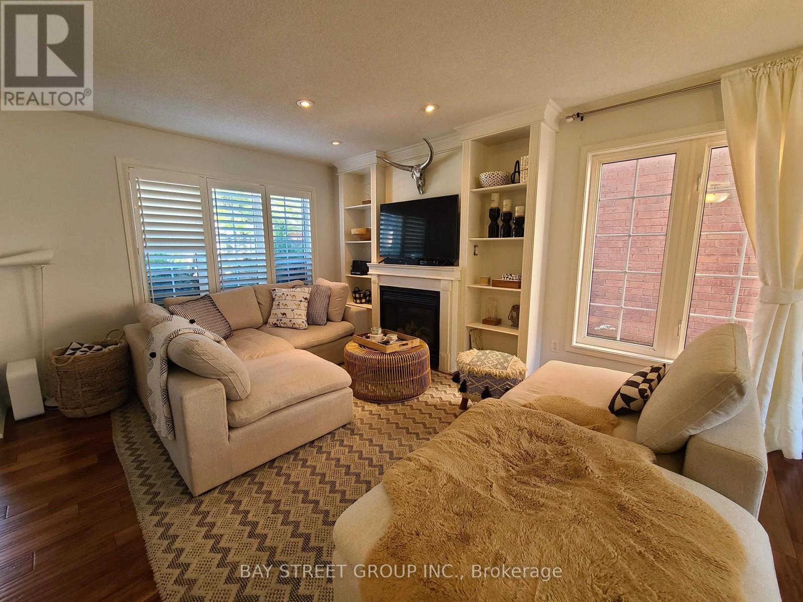 5556 Thorn Lane, Burlington, Ontario  L7L 6V9 - Photo 20 - W13624634