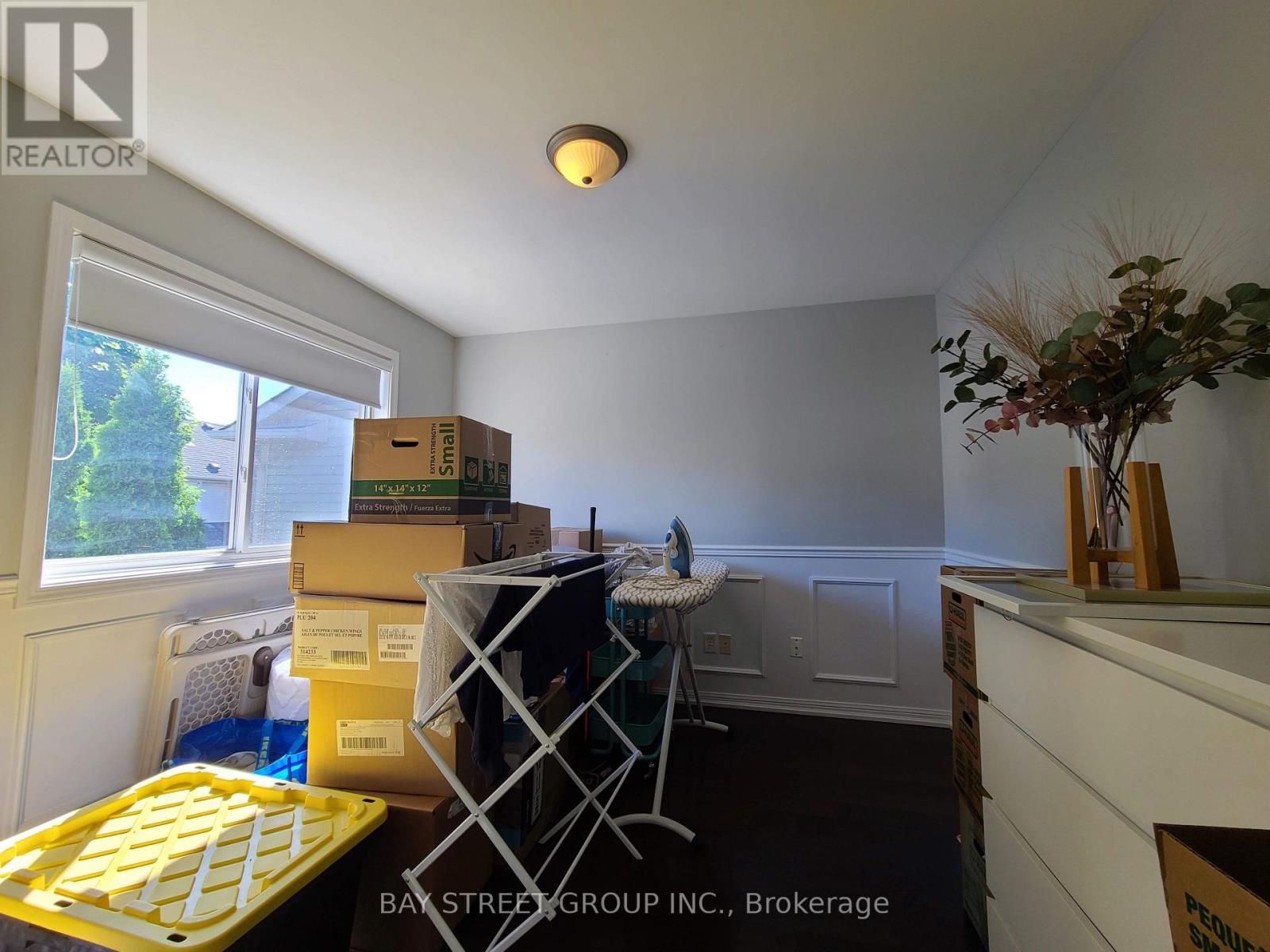 5556 Thorn Lane, Burlington, Ontario  L7L 6V9 - Photo 4 - W13624634