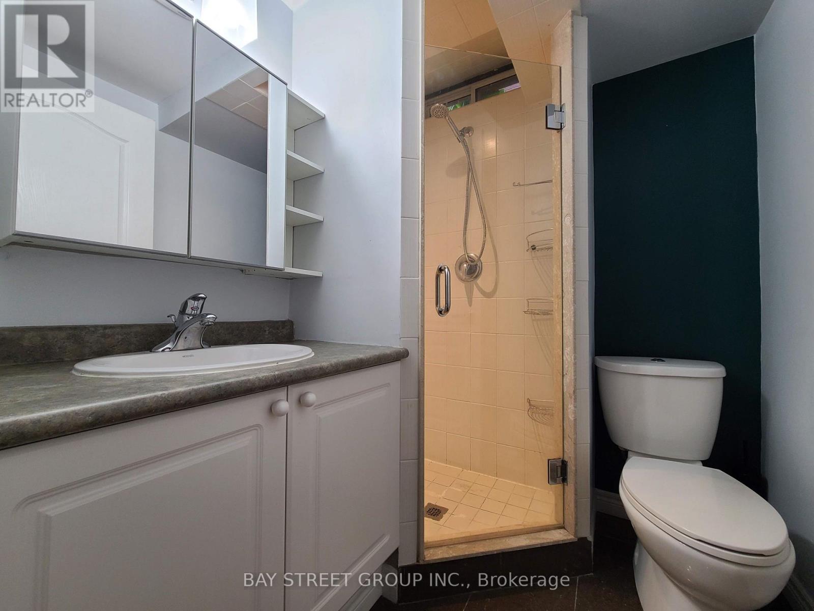 5556 Thorn Lane, Burlington, Ontario  L7L 6V9 - Photo 9 - W13624634