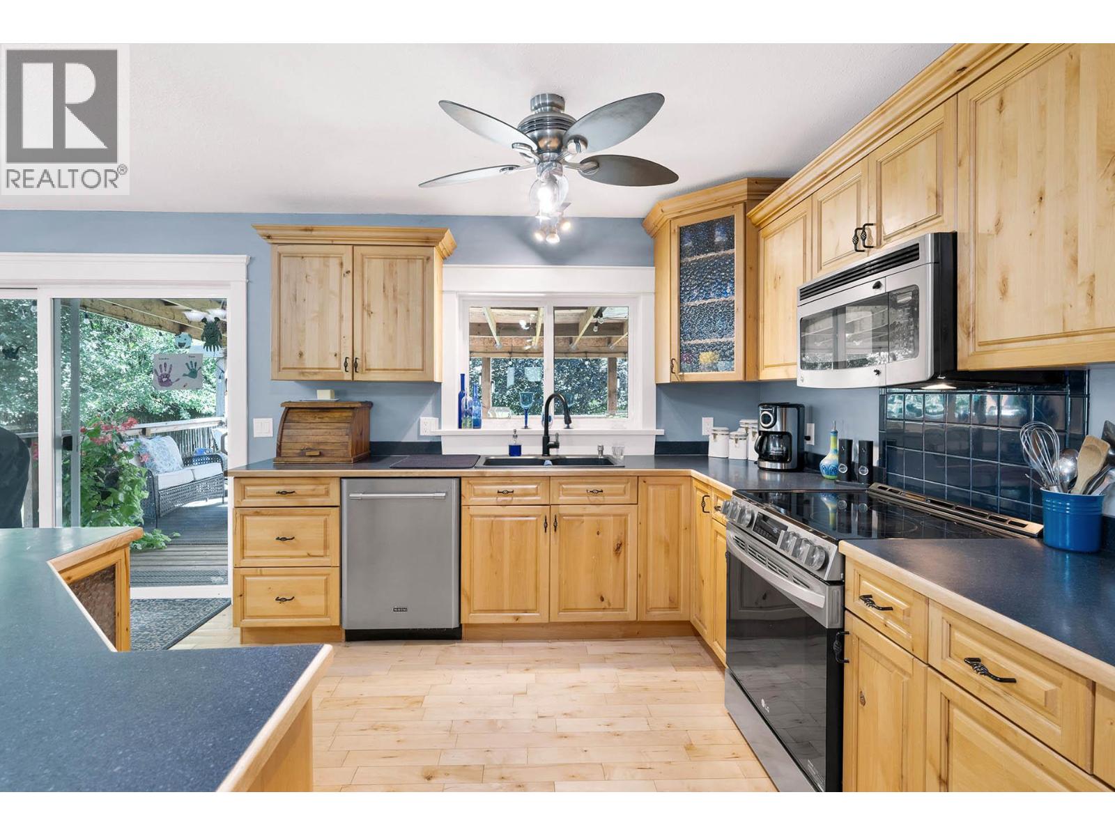 443 Reighmount Drive, Kamloops, British Columbia  V2H 1L8 - Photo 14 - 10392926