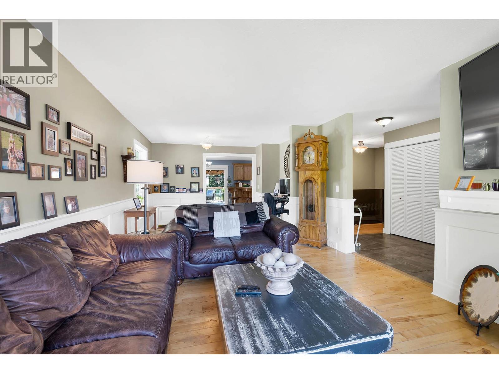 443 Reighmount Drive, Kamloops, British Columbia  V2H 1L8 - Photo 9 - 10392926