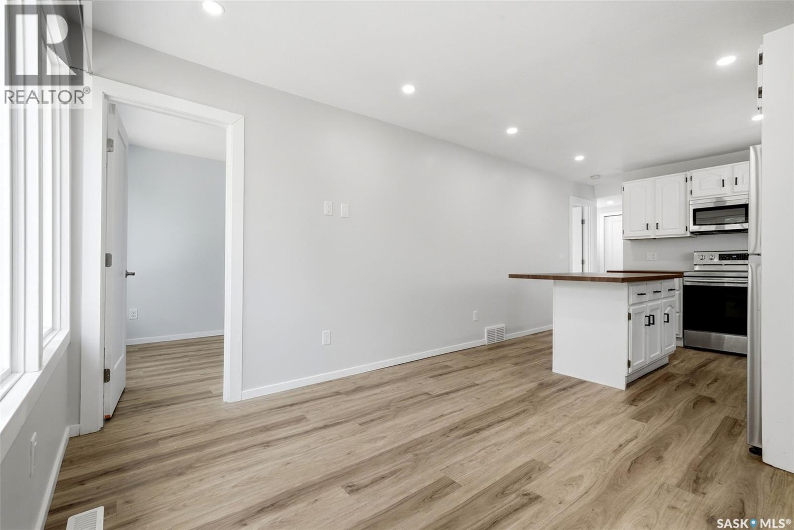 160 Osler Street, Regina, Saskatchewan S4R 1V2 - Photo 5 - SK044140