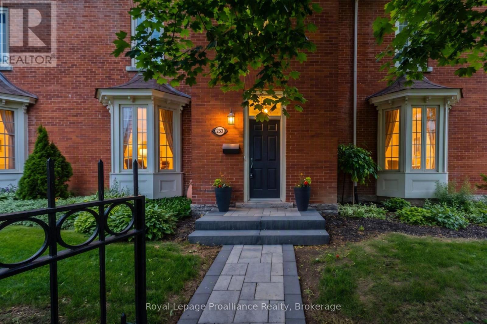 5 - 233 JOHN STREET, Belleville, Ontario