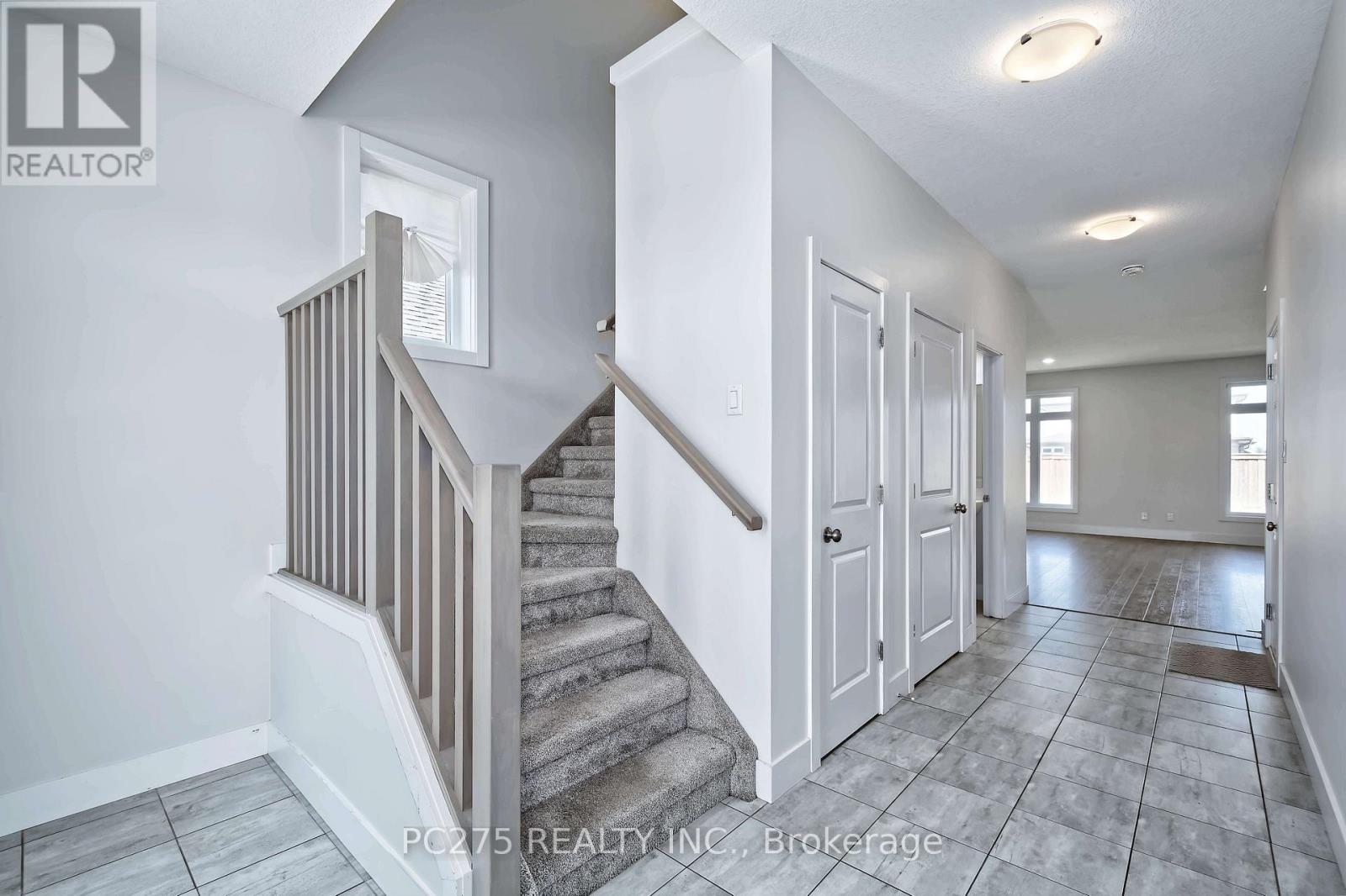 31 Ashberry Place, St. Thomas, Ontario  N5R 0H7 - Photo 4 - X13624690