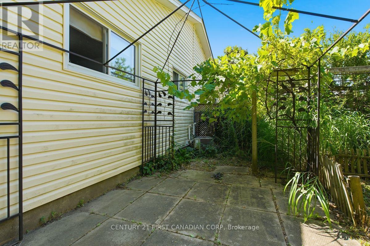17 Edgemere Crescent, London South, Ontario  N5Z 4M6 - Photo 11 - X13624696