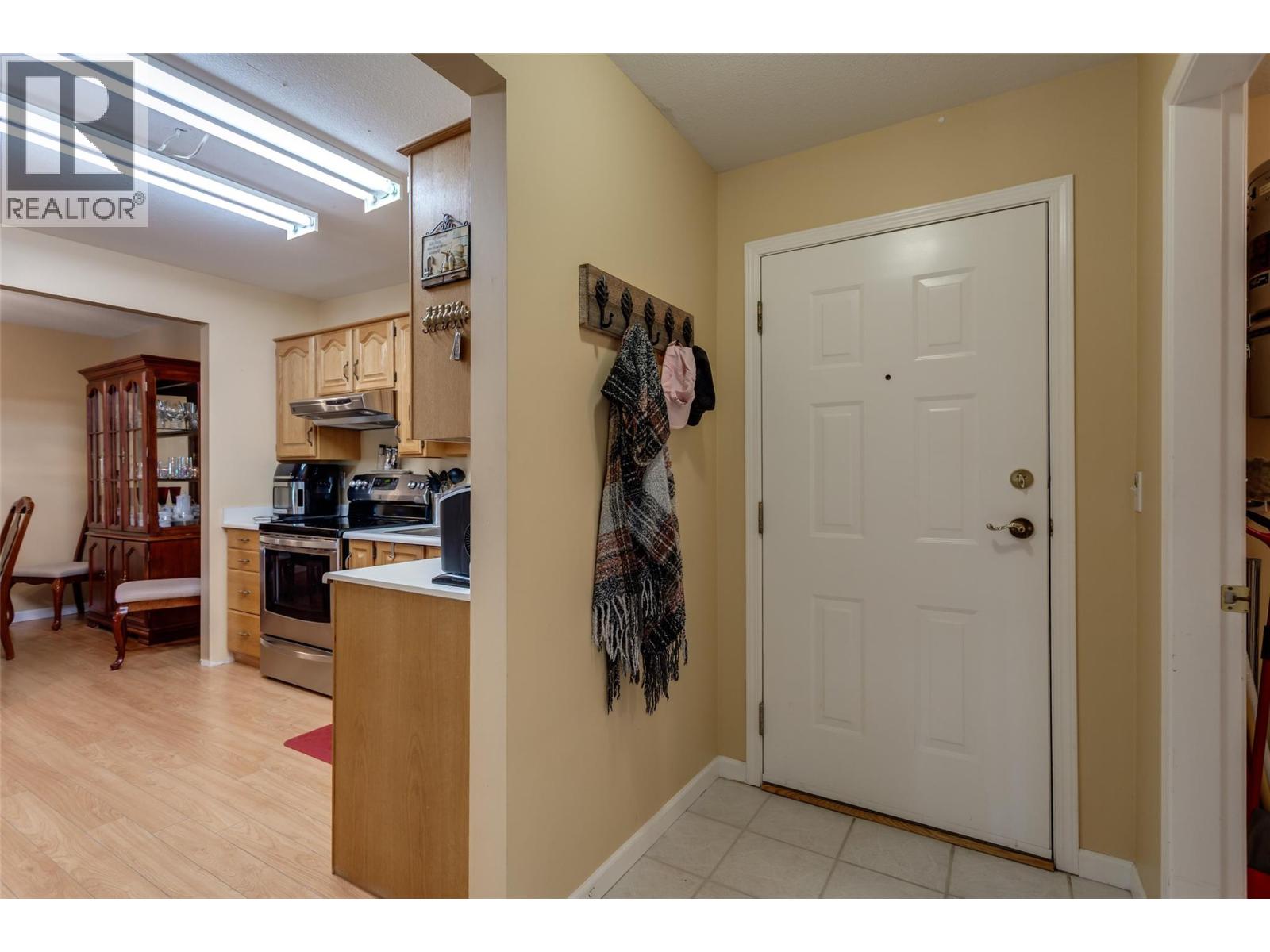 945 Lawrence Avenue Unit# 107, Kelowna, British Columbia  V1Y 6M3 - Photo 6 - 10395306